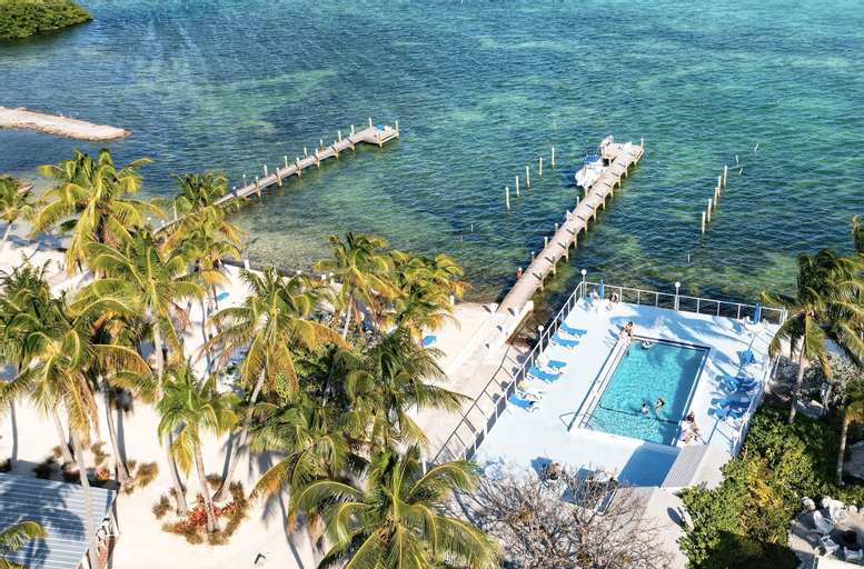 Pines & Palms Resort, Monroe