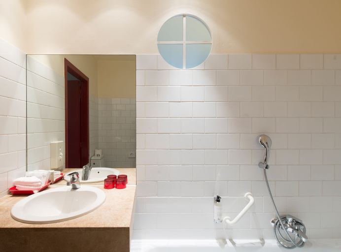 Bathroom 4, Hotel Adornes, West-Vlaanderen