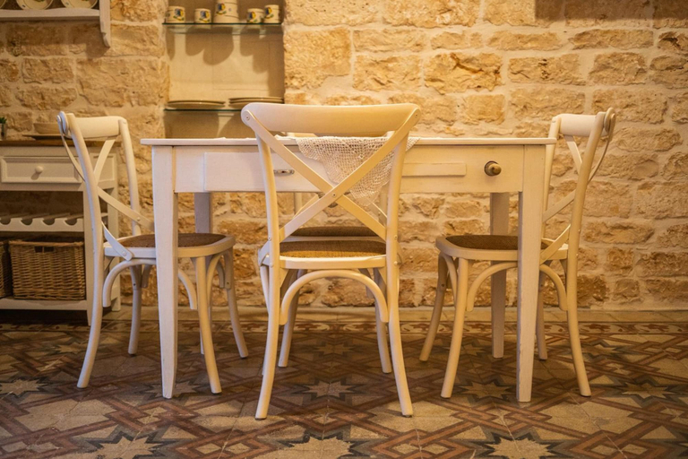 Dining 5, Alcova Lonoce, Brindisi