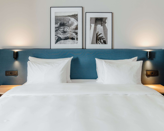Bedroom 3, Radisson Hotel Nice Airport, Alpes-Maritimes