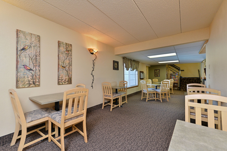 Food & Drinks 5, Super 8 by Wyndham Rapid City, Pennington