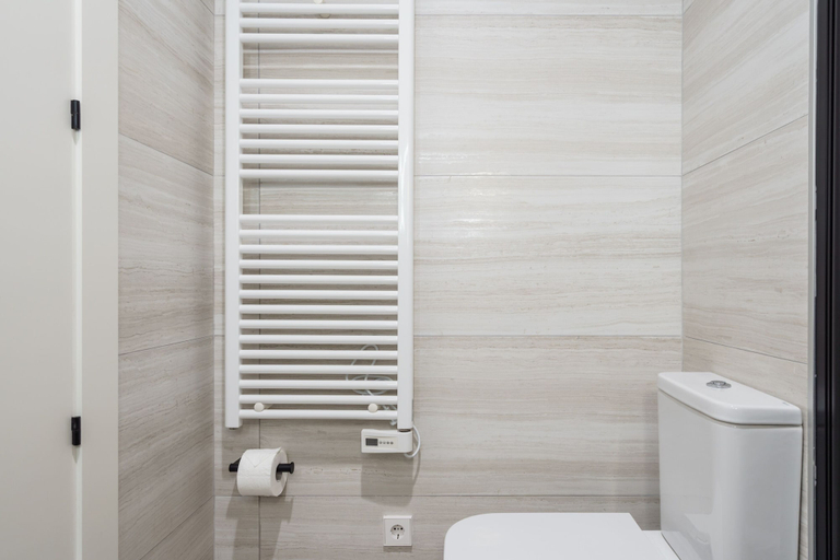 Bathroom 3, SmartRental Collection Gran Via Centric, Madrid