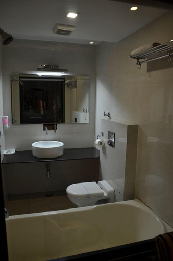 Bathroom 3, Hotel Citi Heights, Chandigarh