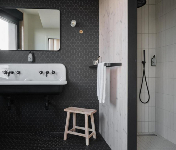 Bathroom 4, Bercail Hotel, Nord