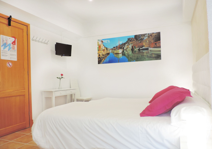 Bedroom 5, Marblau Hostal, Baleares
