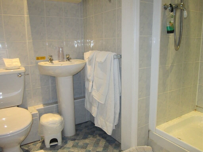 Bathroom 3, Newmans Hall, Suffolk
