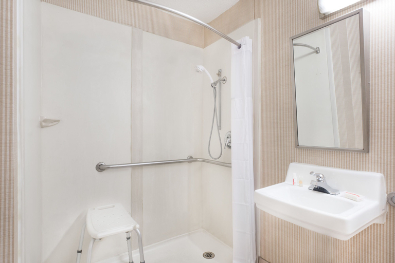 Bedroom 5, Days Inn & Suites by Wyndham York, York