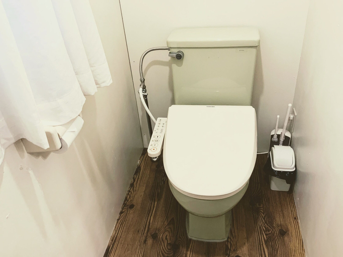 Bathroom 3, Yoron Tandy-House, Yoron