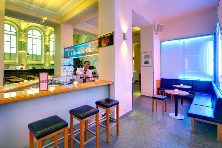 Food & Drinks 5, Theatrino, Praha 3