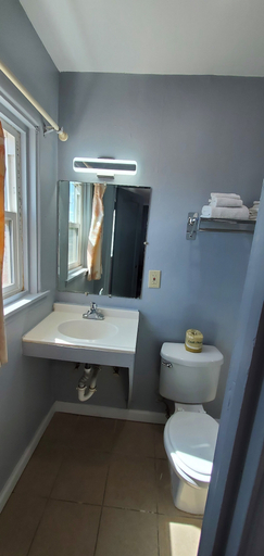 Bathroom 3, Travelers Inn, Coconino