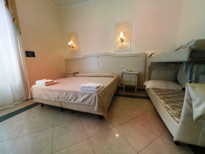 Bedroom 4, Hotel Cambridge, Rome