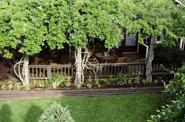 Others 5, Ridgeway Inn, Watauga