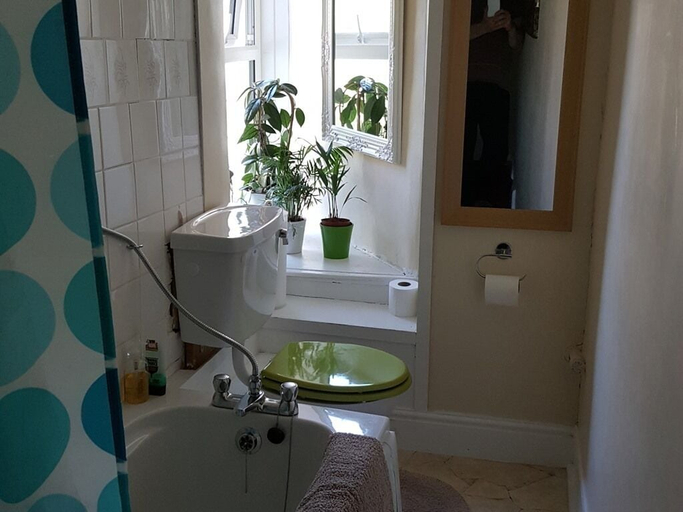 Bathroom, Angel Guest House, Devon