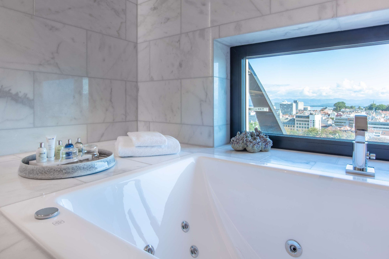 Bathroom 4, Radisson Blu Atlantic Hotel, Stavanger, Stavanger