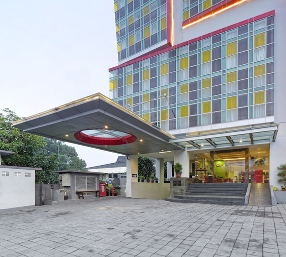 Exterior & Views 4, Atrium Premiere Hotel Yogyakarta Ambarukmo, Sleman