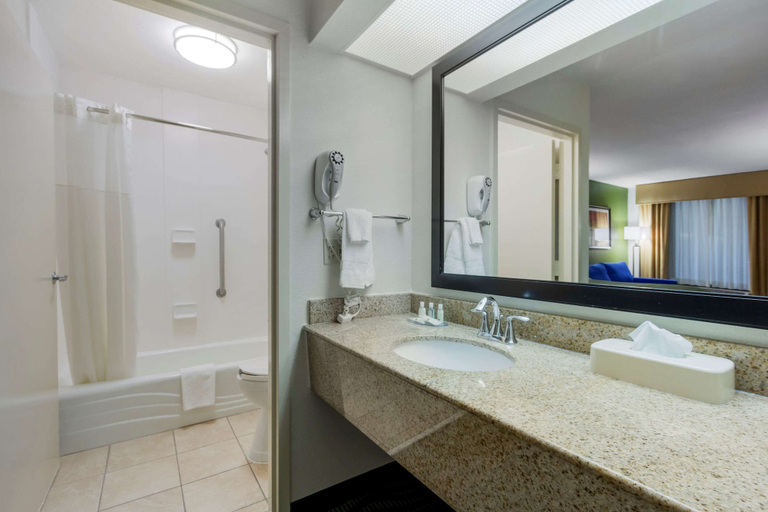 Bathroom 4, Quality Inn Walterboro I-95, Colleton