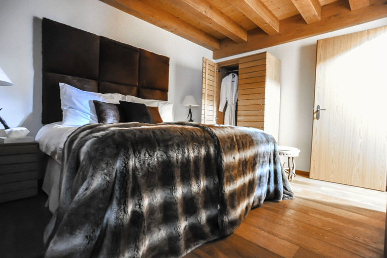 Bedroom 4, Crans Luxury Lodges, Sierre