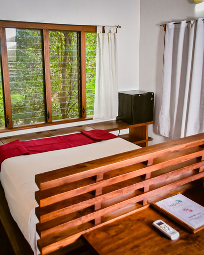 Bedroom 4, Aqua Oceanfront Hotel Resort, Tola