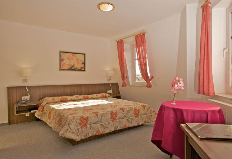 Bedroom 4, Hotel Weberhof, Görlitz