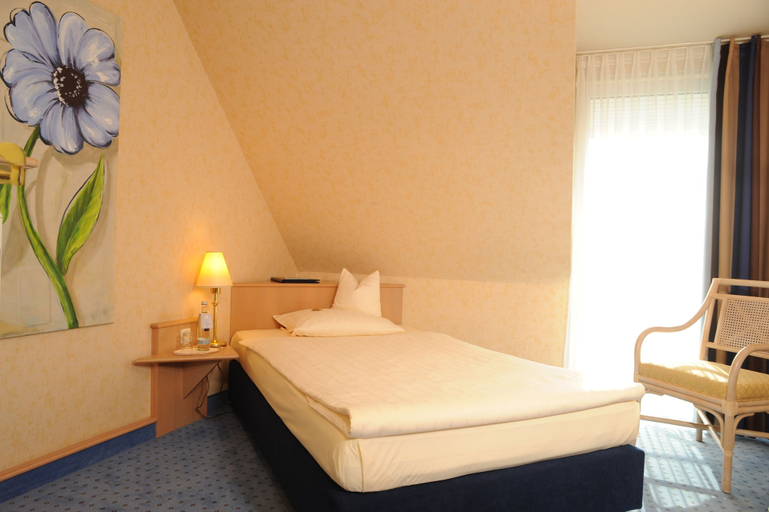 Bedroom 3, Parkhotel Weiskirchen, Merzig-Wadern