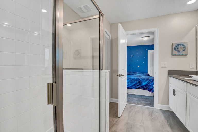 Bathroom 3, Storey Lake 9 BR Villa with Game Room, Osceola