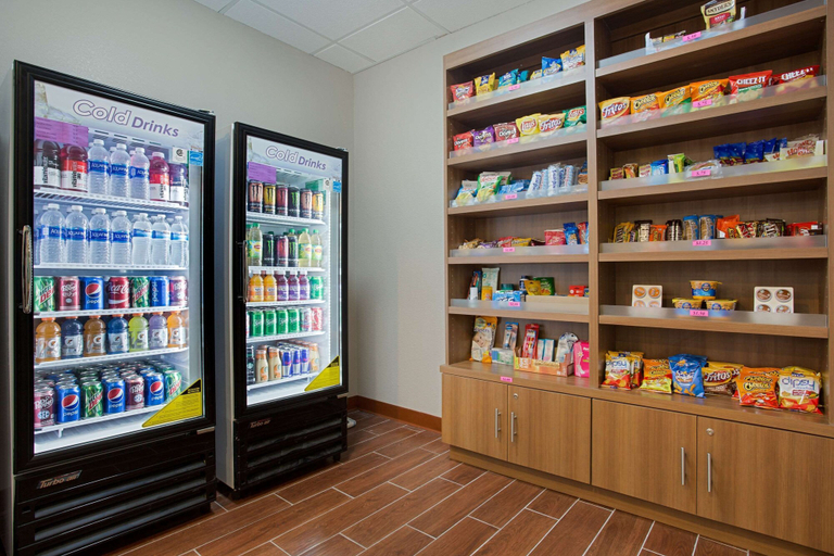 Food & Drinks 5, Microtel Inn & Suites by Wyndham Walterboro, Colleton