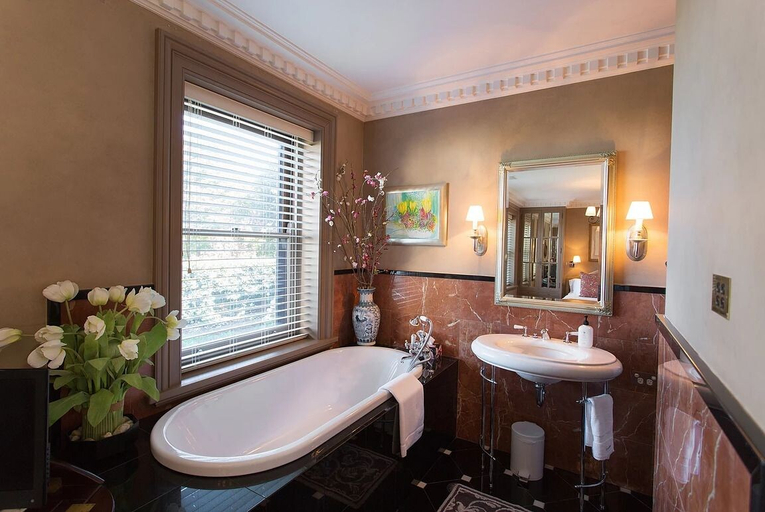 Bathroom, Linden Hall, Wingecarribee