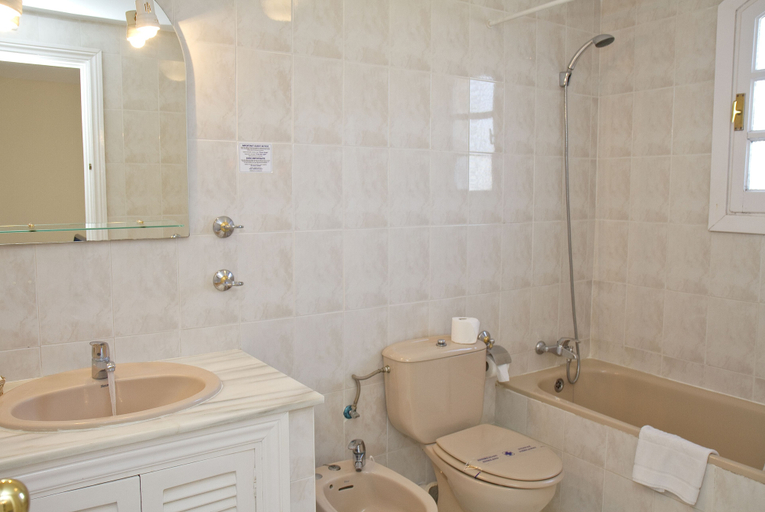 Bathroom 3, Apartamentos El Toro, Málaga