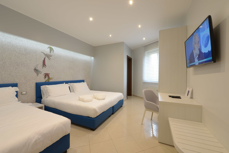 Bedroom 3, Imperiali Hotel, Brindisi