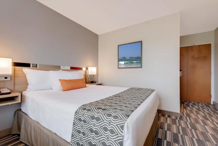 Bedroom 3, Microtel Inn & Suites by Wyndham Clarion, Clarion