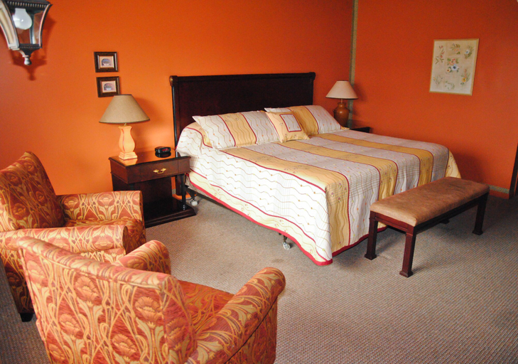 Bedroom 4, Hôtellerie Jardins de Ville, La Région-Sherbrookoise