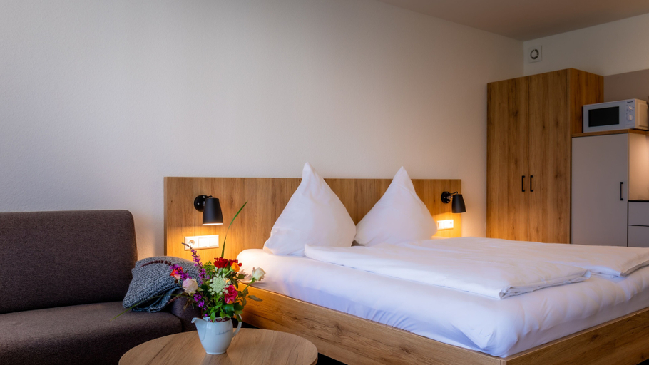 Bedroom 5, Hirschenstube Gästehaus Gehri, Emmendingen