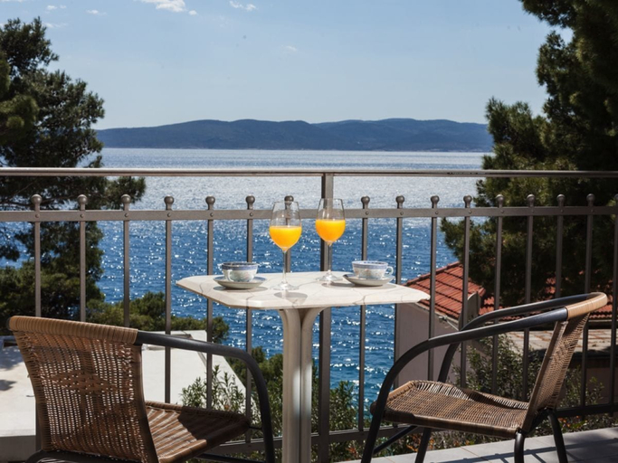 Others 5, Villa Zorana, Brela