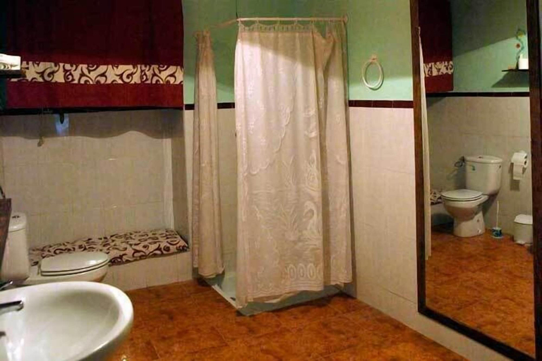 Bathroom 3, La Gineta, Jaén