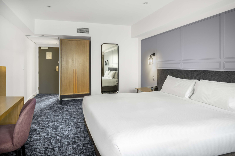 Bedroom 3, Chateau on the Park - Christchurch, a DoubleTree by Hilton, Christchurch