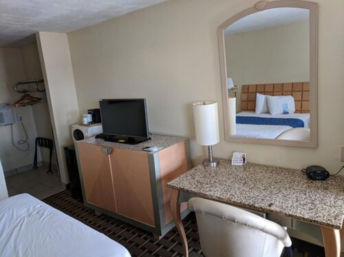 Bedroom 3, Travelodge by Wyndham Clovis, Curry