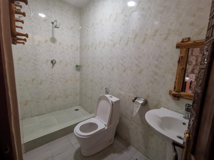 Bathroom 4, Lalibela Apartments, Semen Wello