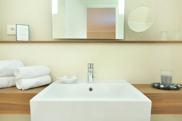 Bathroom 3, Maison Axel Opera, Paris