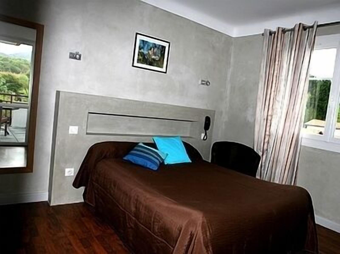Bedroom 2, Logis Hotel Ur-Hegian, Pyrénées-Atlantiques