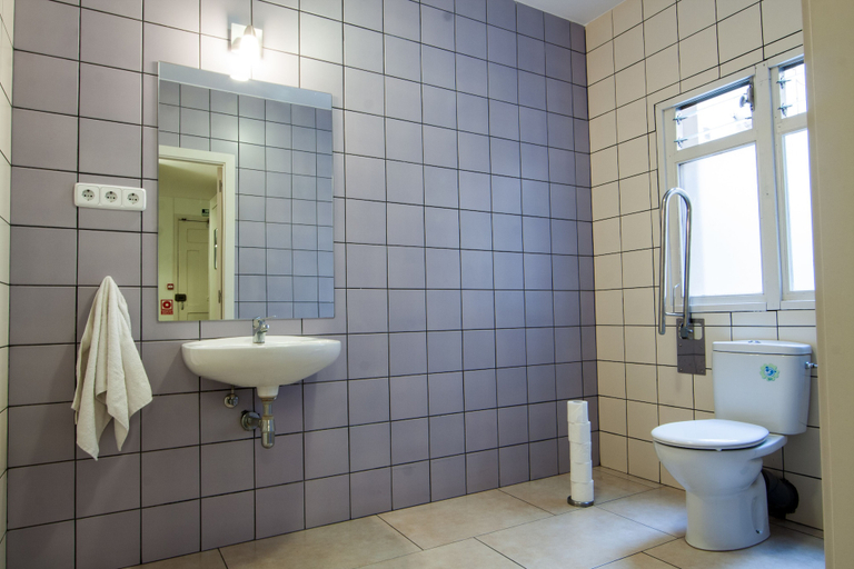 Bathroom, 360 Hostel Borne, Barcelona