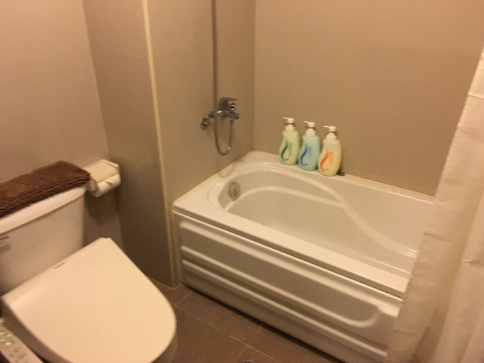 Bathroom 2, Himawari Hotel, Saipan