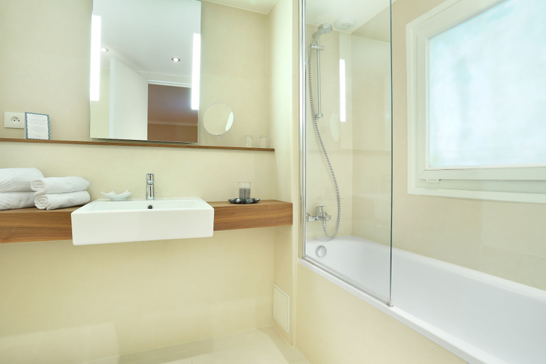 Bathroom 4, Maison Axel Opera, Paris