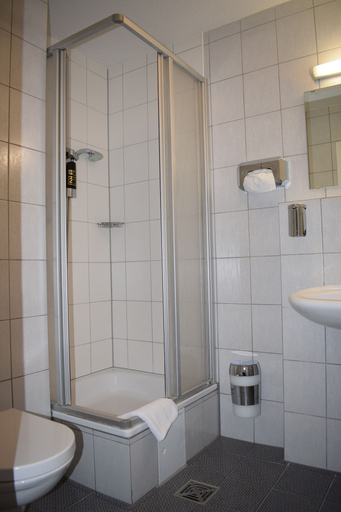 Bathroom 4, Hotel Avenue, Nürnberg