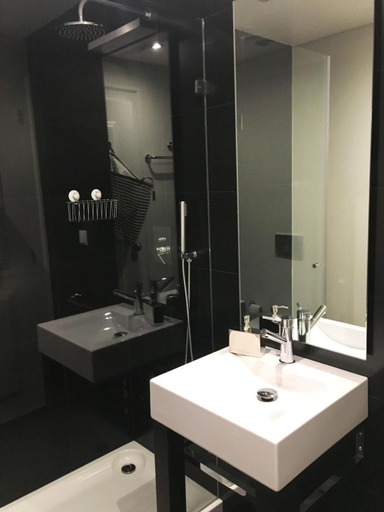 Bathroom 3, Lisbon Finestay Bica, Lisbon