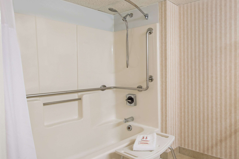 Bathroom 4, Baymont by Wyndham Bartonsville Poconos, Monroe