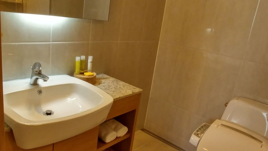 Bathroom 4, Acube Hotel, Jung