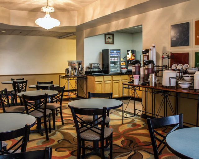Food & Drinks 4, Quality Inn Akron South, Summit