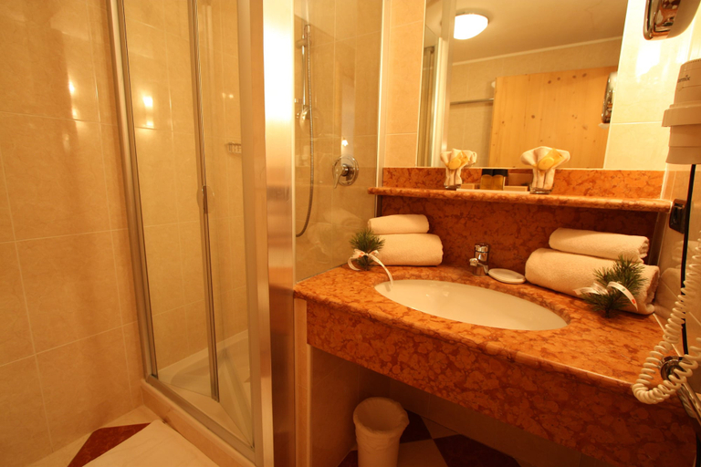 Bathroom 5, Ganis Resort, Bolzano