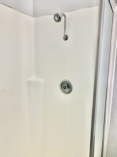 Bathroom 5, Rodeway Inn Midland South, Midland