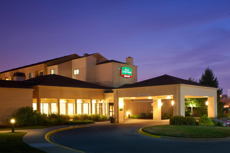 Exterior & Views 2, Courtyard by Marriott Indianapolis Airport, Indianapolis